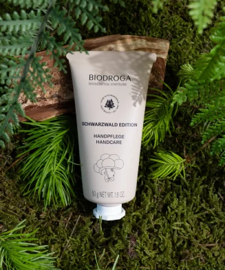 Alternative view of BIODROGA Bioscience Institute  Black Forest Edition  Hand care
